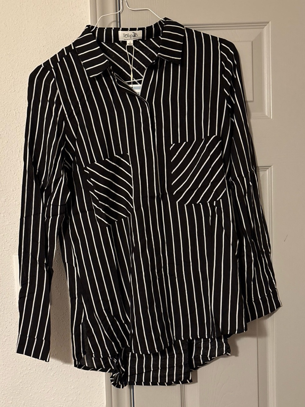 Beautiful TULIP B medium/Airy Black/White stripes Short Sleeve button up Top NWT